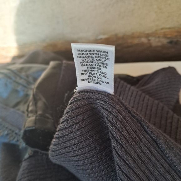 Cato Brown Satin Front Rayon & Nylon Split Neck Tie Sweater Size XL - Picture 9 of 9